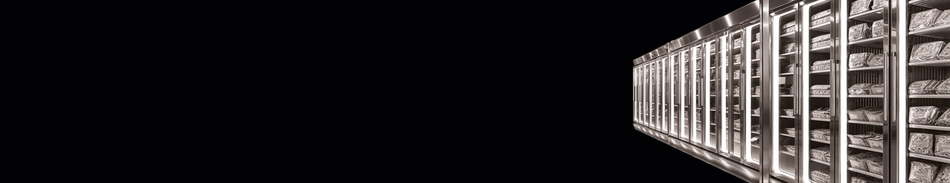 WebHeader_Kühlmöbelbeleuchtung – LED-lit freezer cabinets on a black background